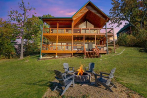Modern 2BR Amazing VIEWS! Fire Pit HOT TUB FREE Attraction Tickets